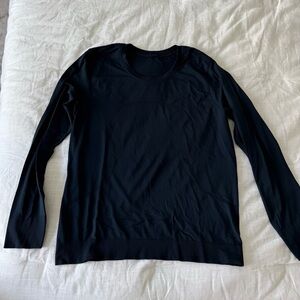 Lululemon navy long sleeve hip-length tee